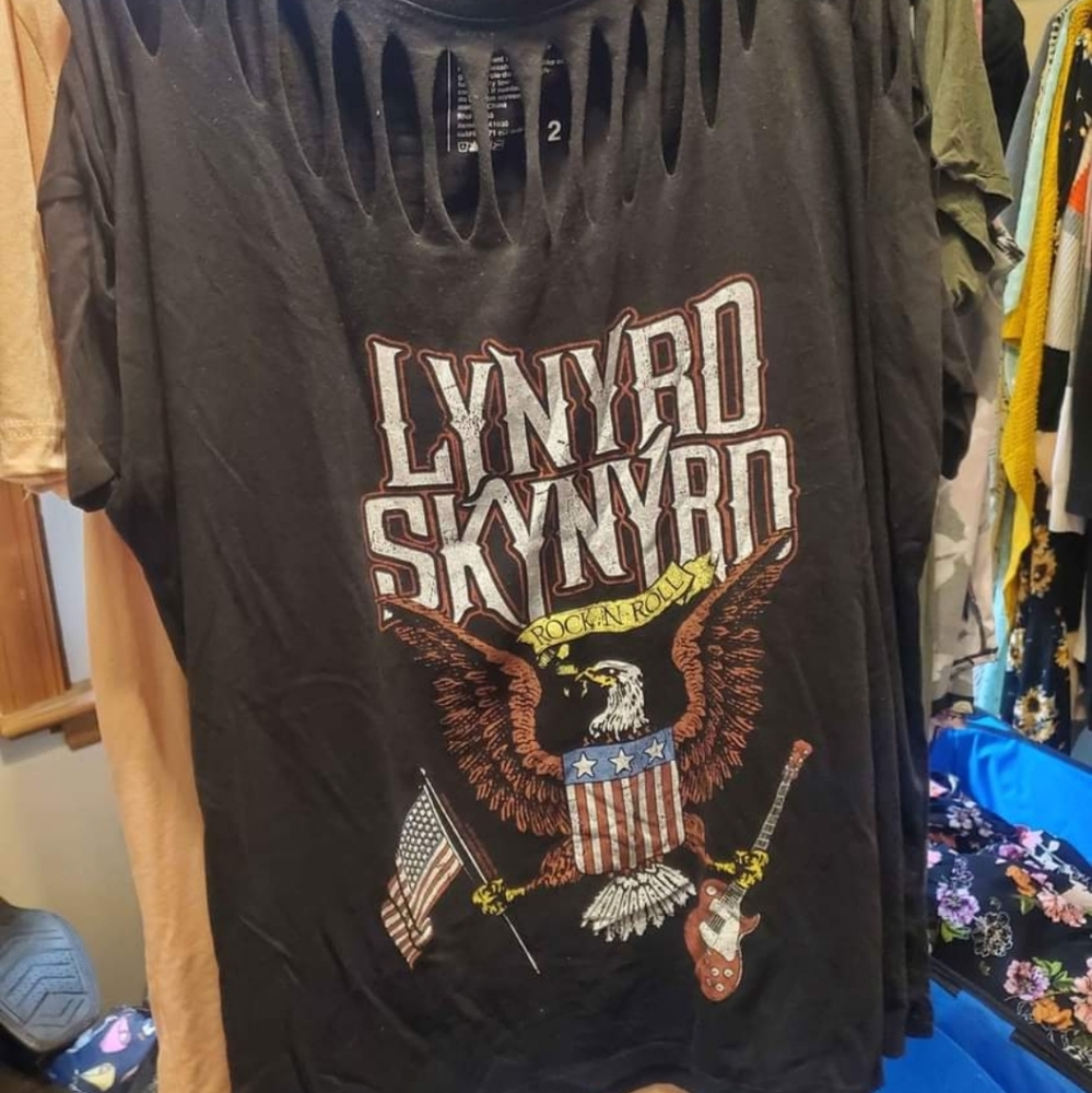 Torrid size 2 lynrd skynrd shirt